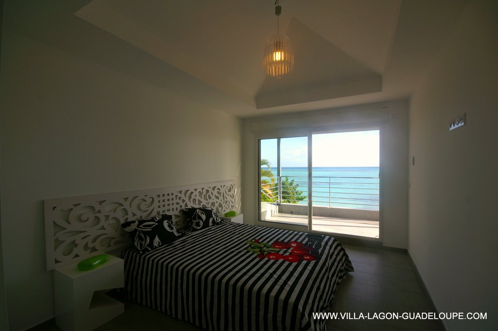 Chambre vers le lagon de Guadeloupe