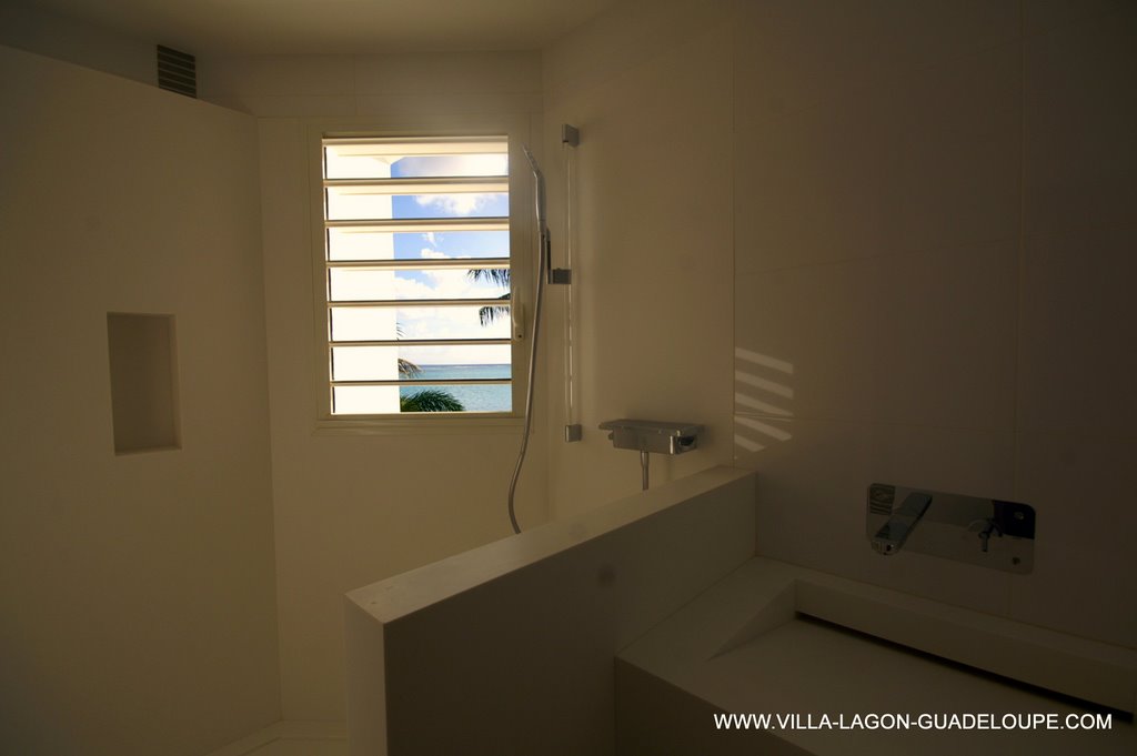 salle de bain privative de la villa de luxe Guadeloupe