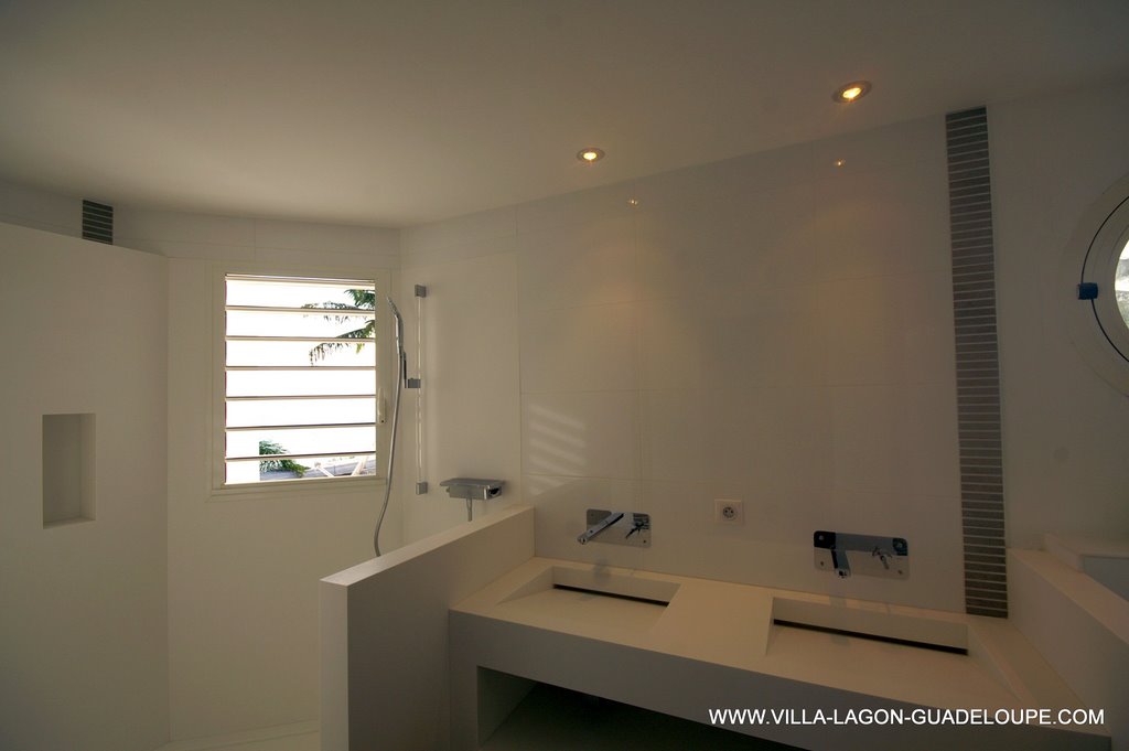 salle de bain privative de la villa de luxe Guadeloupe